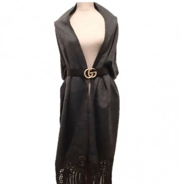 Donker grijze alpaca sjaal