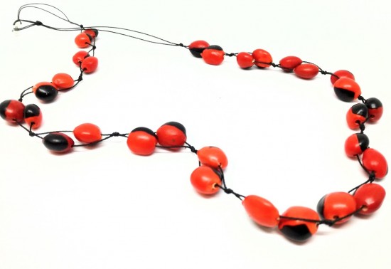 Huayruro zaden necklace