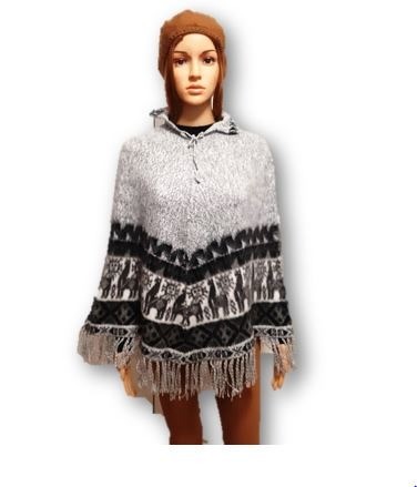 Zwarte poncho 1