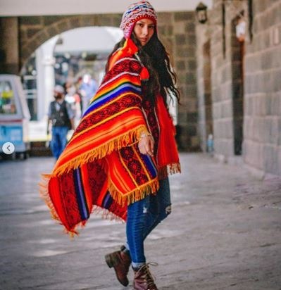 majoor dat is alles Betekenis Dames poncho Puno - Peruvian poncho - Koop online Peruaanse Alpacawol  kleding < Gratis verzending>